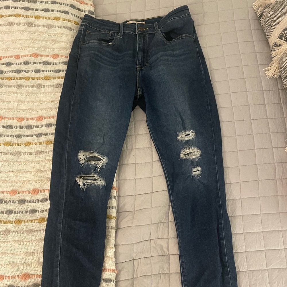 Levi’s ripped skinny jeans